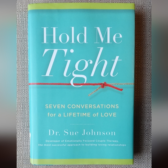 📚 Hold Me Tight: Seven Conversations for a Lifetime of Love Book - Picture 2 of 4
